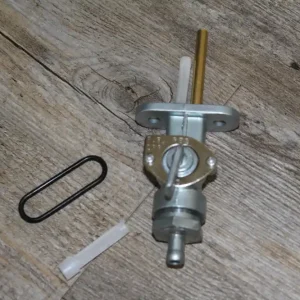 Yamaha DT 125 Benzinhahn Kraftstoffhahn Kostenloser Versand